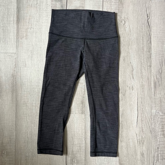 LULULEMON WUNDER UNDER Textured High Rise Tight Cropped Leggings Size 8 - Picture 2 of 12